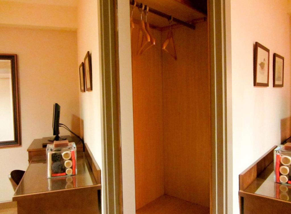 Hotel Avenida Requena Room photo