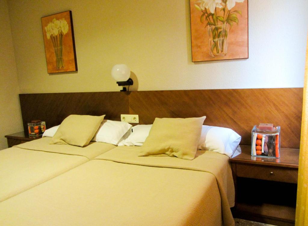 Hotel Avenida Requena Room photo