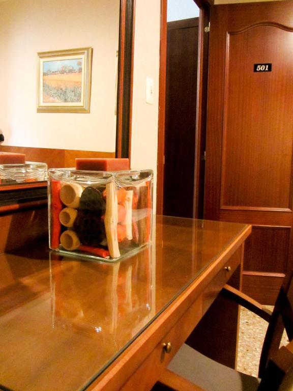 Hotel Avenida Requena Room photo