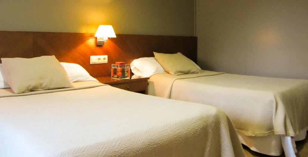 Hotel Avenida Requena Room photo