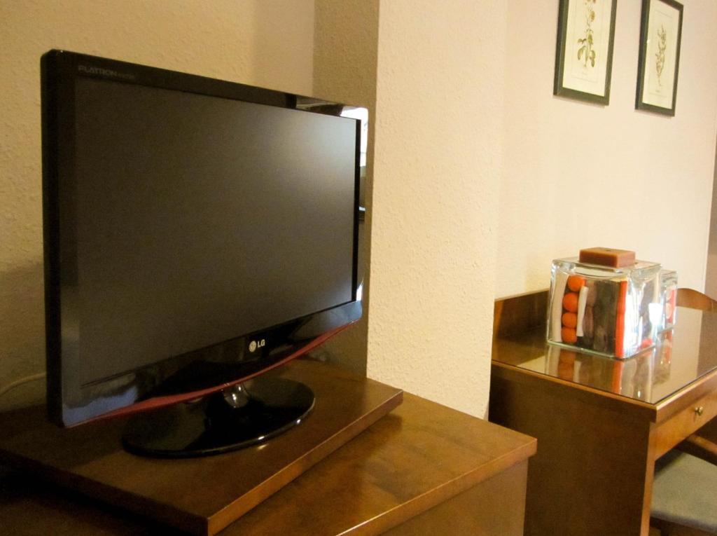 Hotel Avenida Requena Room photo